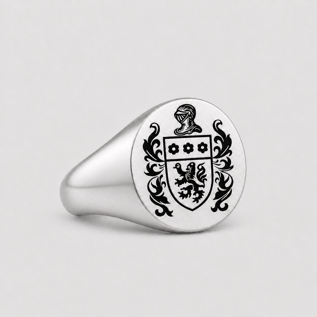 Anillo de sello personalizado de plata de ley con escudo de armas